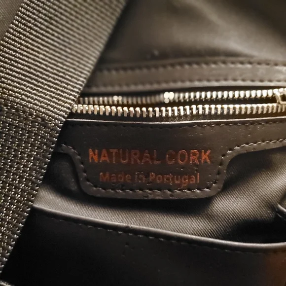 Artelusa Men's Black Cork backpack - Picture 3 of 4